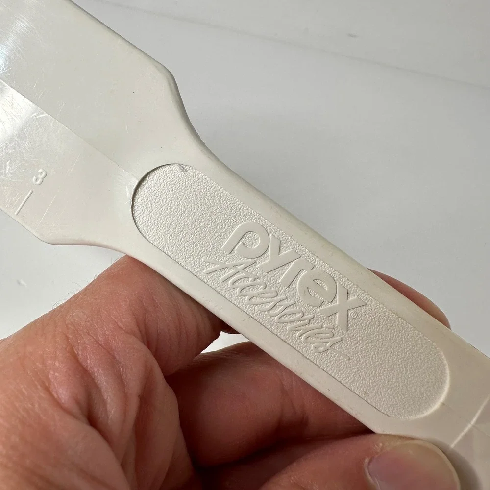 Pyrex maker brand